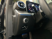 Cargar imagen en el visor de la galería, Mercedes-Benz C200 Híbrido Modelo 2023
