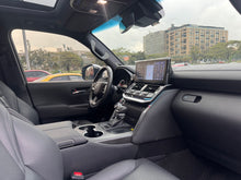 Cargar imagen en el visor de la galería, Toyota Land cruiser 300 ZX Modelo 2023
