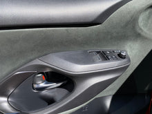 Cargar imagen en el visor de la galería, Toyota GR Yaris Modelo 2024
