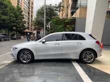 Cargar imagen en el visor de la galería, Mercedes-Benz A200 HatchBack Modelo 2019
