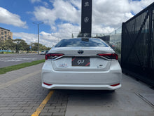 Cargar imagen en el visor de la galería, Toyota Corolla Hybrid XEI Modelo 2025

