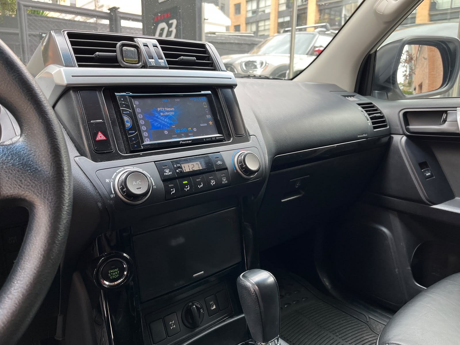 Toyota Prado TX 4.0 Gasolina Modelo 2014 - Autos 93