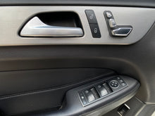 Cargar imagen en el visor de la galería, Mercedes-Benz GLE 250D 4MATIC Modelo 2019
