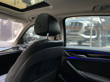 Cargar imagen en el visor de la galería, BMW 520I Modelo 2018
