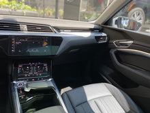 Cargar imagen en el visor de la galería, Audi E-Tron Sportback 55 Quattro Modelo 2022
