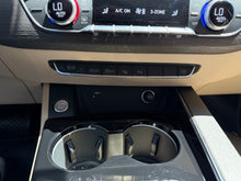 Cargar imagen en el visor de la galería, Audi A4 40TFSI Unique Edition Modelo 2023 - Autos 93

