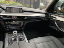 Cargar imagen en el visor de la galería, BMW X5 xDrive35I Modelo 2017
