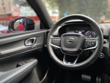 Cargar imagen en el visor de la galería, Volvo XC40 T4 Modelo 2019
