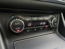 Cargar imagen en el visor de la galería, Mercedes-Benz GLA 200 Modelo 2020
