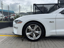 Cargar imagen en el visor de la galería, Ford Mustang GT Cabrío Modelo 2019
