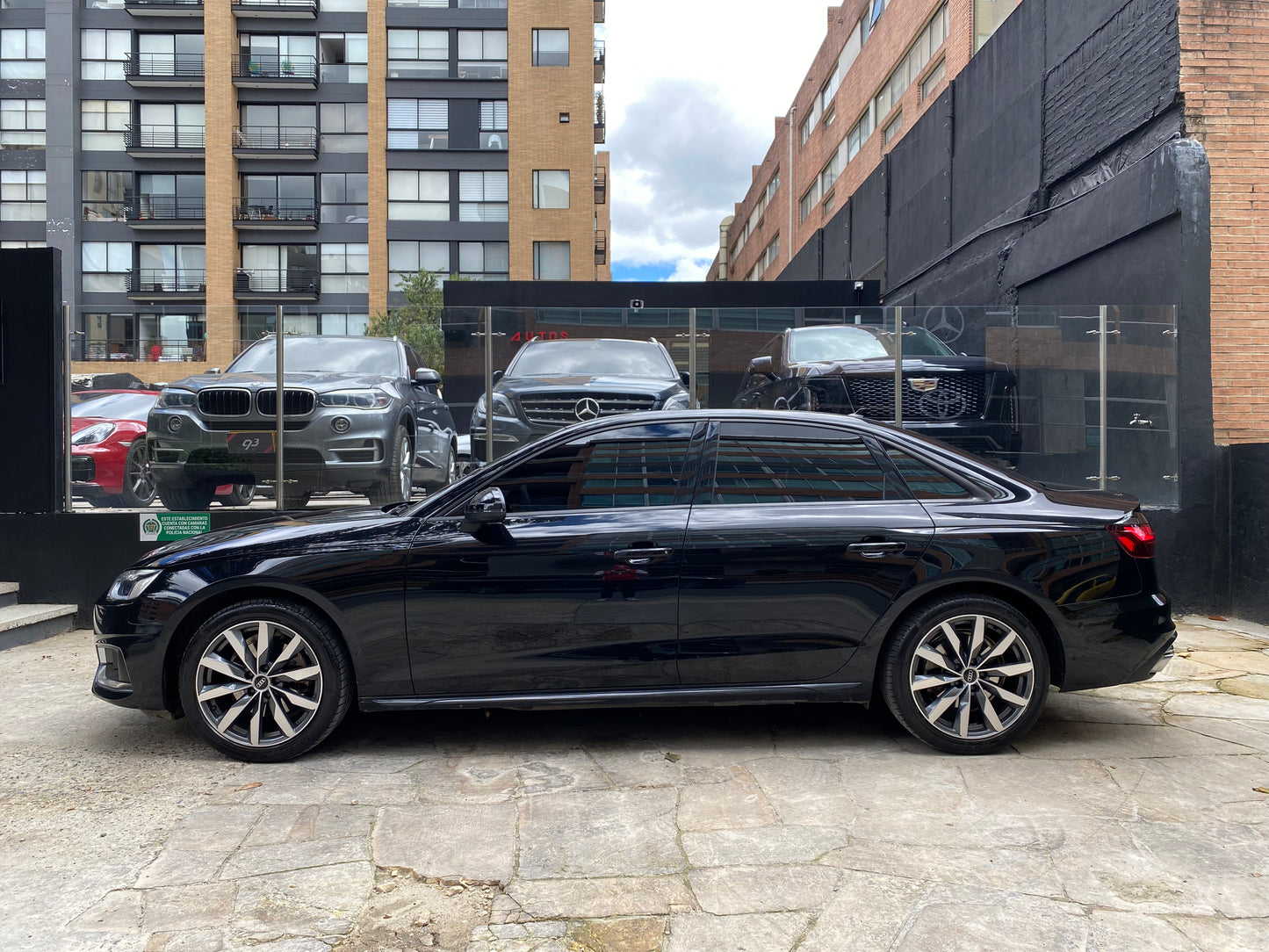 Audi A4 40 TFSI Hibrido Unique Edition Modelo 2023 - Autos 93