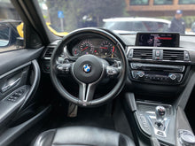 Cargar imagen en el visor de la galería, BMW M3 Sedán Modelo 2015
