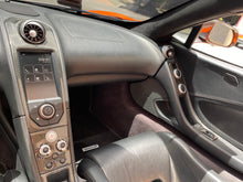 Cargar imagen en el visor de la galería, McLaren 650S Modelo 2015

