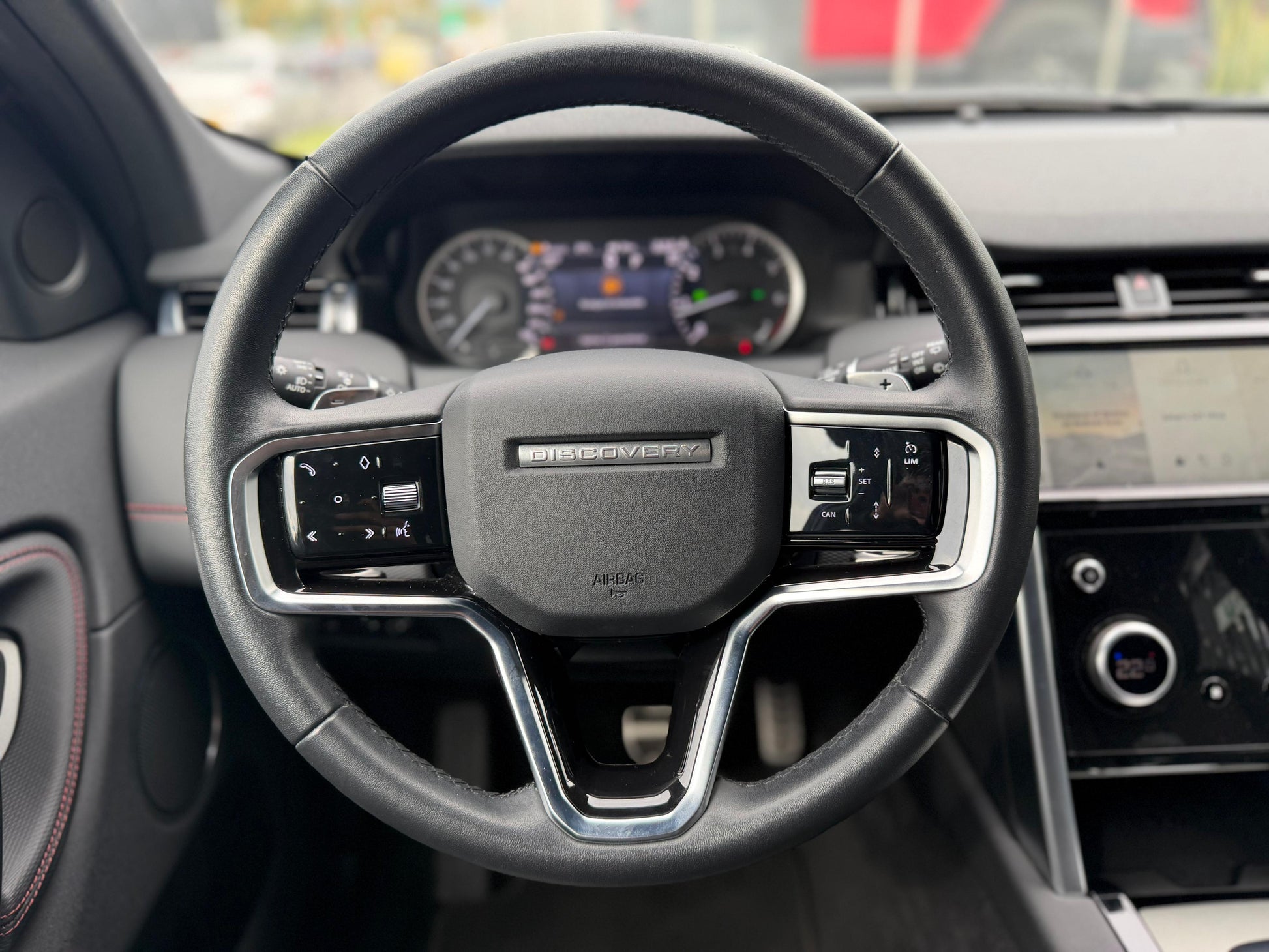 Land Rover Discovery MHEV Modelo 2023 - Autos 93