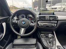 Cargar imagen en el visor de la galería, BMW 120I Modelo 2019
