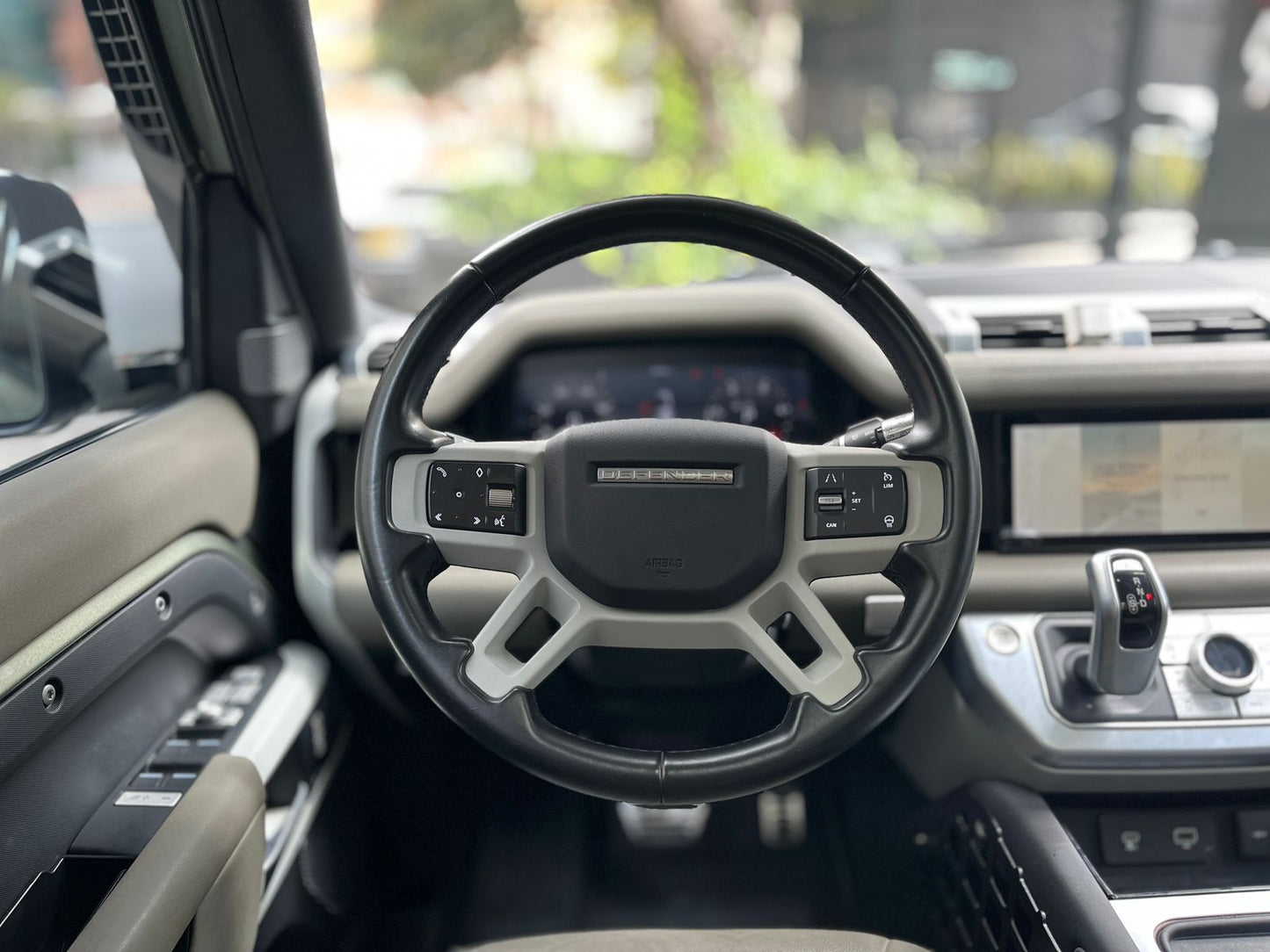 Land Rover Defender First Edition Modelo 2021