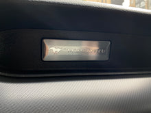 Cargar imagen en el visor de la galería, Ford Mustang GT Modelo 2021
