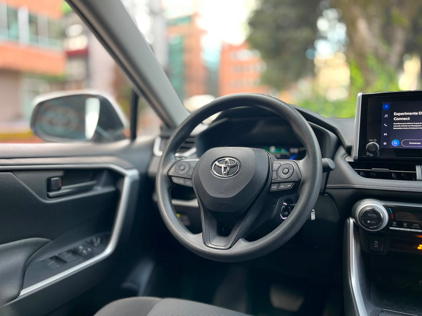 Toyota RAV4 LE Hybrid Modelo 2024