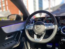 Cargar imagen en el visor de la galería, Mercedes-Benz CLA 180 Modelo 2022
