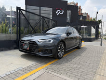 Cargar imagen en el visor de la galería, Audi A4 MHEV - Autos 93
