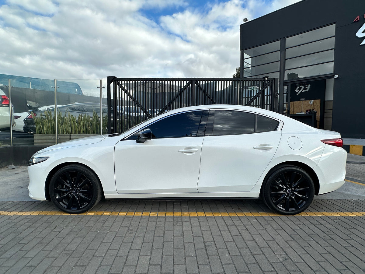 Mazda 3 Grand Touring LX Carbon Edition Modelo 2026