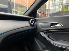 Cargar imagen en el visor de la galería, Mercedes-Benz CLA 180 Modelo 2019
