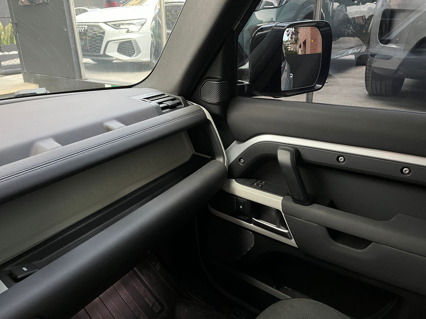 Land Rover Defender First Edition 3.0 MHEV Modelo 2021