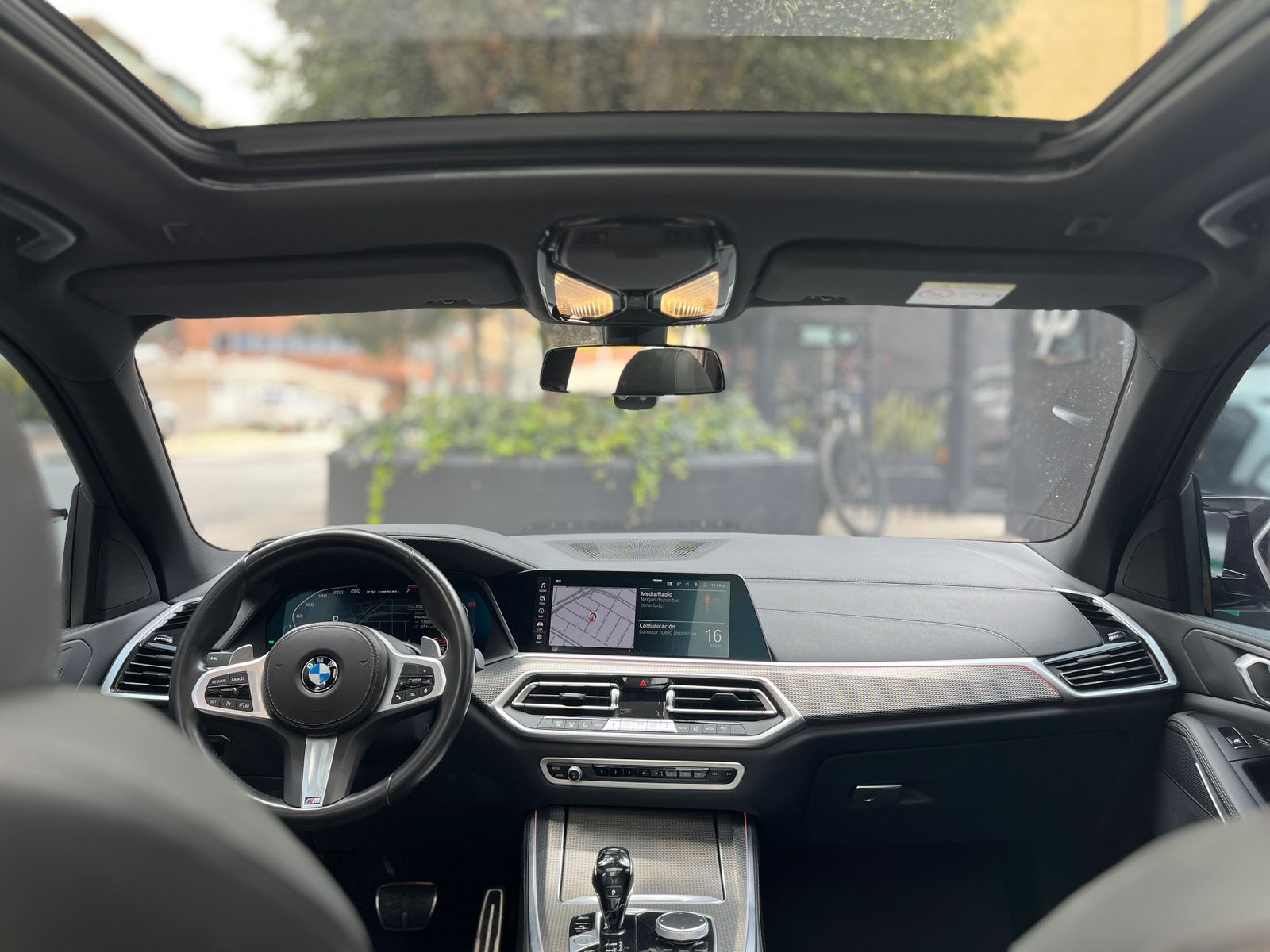 BMW X5 M50i xDrive Modelo 2021 - Autos 93