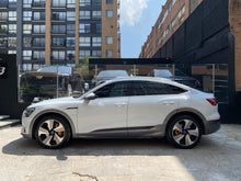 Cargar imagen en el visor de la galería, Audi E-Tron Sportback 55 Quattro Modelo 2022

