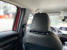 Cargar imagen en el visor de la galería, Mazda 3 Touring Híbrido Modelo 2025
