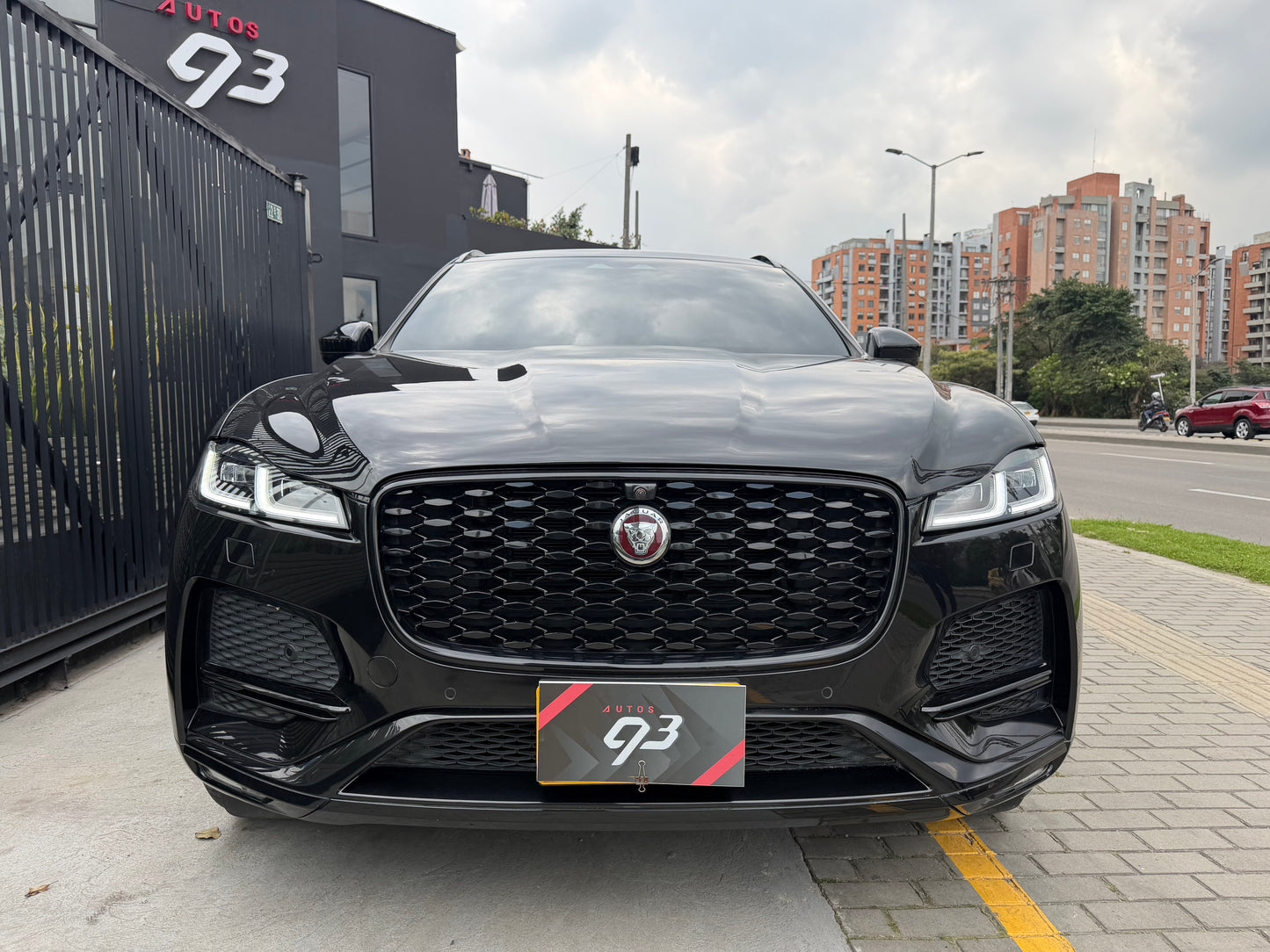 Jaguar F-Pace P400 MHEV Modelo 2021 - Autos 93