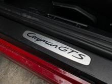 Cargar imagen en el visor de la galería, Porsche Cayman GTS Modelo 2015
