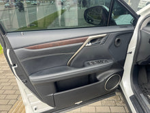 Cargar imagen en el visor de la galería, Lexus RX450h AWD Performance Híbrida

Modelo 2022
