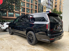 Cargar imagen en el visor de la galería, Cadillac Escalade 600D Modelo 2024
