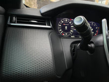 Cargar imagen en el visor de la galería, Land Rover Range Rover Velar P380 SE Modelo 2019

