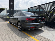 Cargar imagen en el visor de la galería, Audi A4 MHEV - Autos 93
