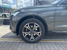 Cargar imagen en el visor de la galería, Volvo XC60 B5 Híbrida Modelo 2022
