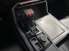 Cargar imagen en el visor de la galería, Toyota Sequoia SR5 Sport Modelo 2025
