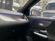 Cargar imagen en el visor de la galería, Mercedes-Benz GLA 200 Modelo 2022
