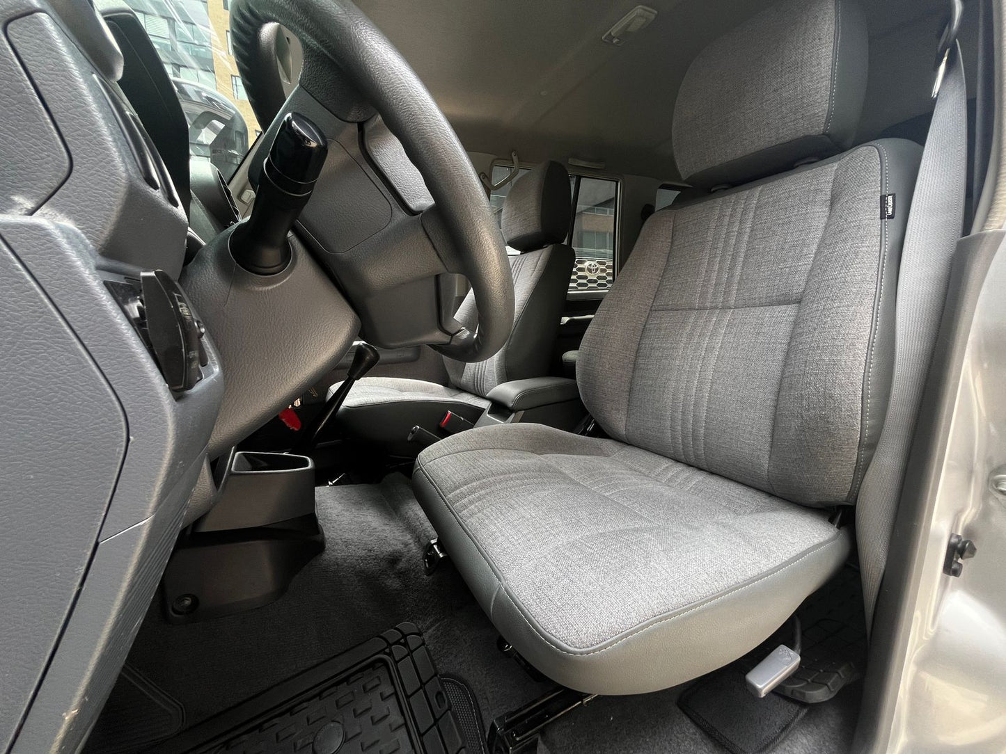 Toyota Land Cruiser 76 Modelo 2011