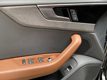 Cargar imagen en el visor de la galería, Audi A4 40 TFSI Hibrido Unique Edition Modelo 2023
