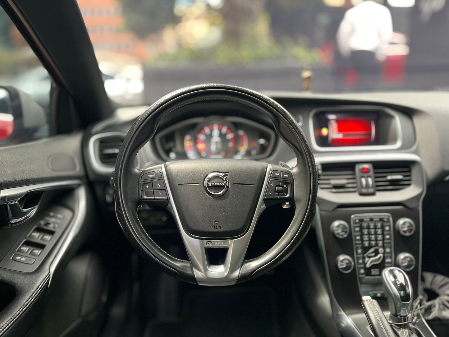 Volvo V40 T4 R-Design Modelo 2019