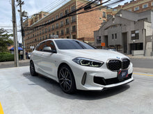 Cargar imagen en el visor de la galería, BMW M135I xDrive Modelo 2022
