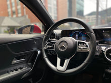 Cargar imagen en el visor de la galería, Mercedes-Benz A 200 HatchBack Modelo 2020
