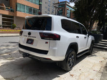 Cargar imagen en el visor de la galería, Toyota Land Cruiser 300 GR Sport Modelo 2024
