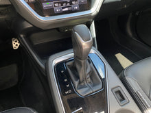Cargar imagen en el visor de la galería, Subaru Crosstrek ES Modelo 2024

