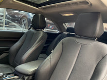 Cargar imagen en el visor de la galería, BMW 220I Coupé Modelo 2018
