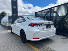 Cargar imagen en el visor de la galería, Toyota Corolla Hybrid XEI Modelo 2025
