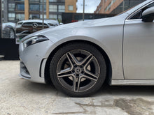 Cargar imagen en el visor de la galería, Mercedes-Benz A200 Sedan Modelo 2022
