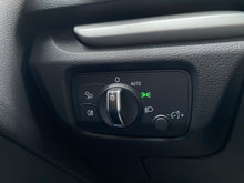 Cargar imagen en el visor de la galería, Audi A3 Sportback Modelo 2020
